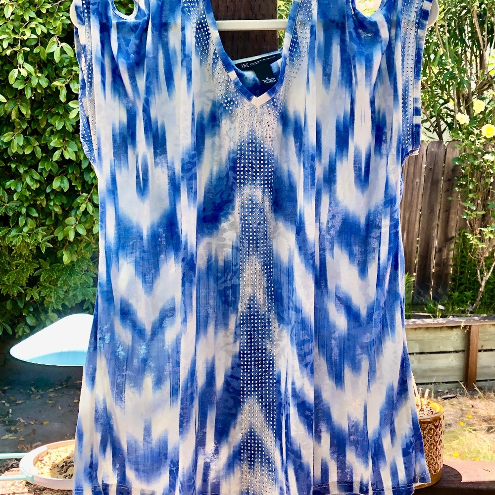 INC TOP BLUE & WHITE WITH SILVER SPARKLY STUDS NEW W/TAG OPEN SHOULDER 1X